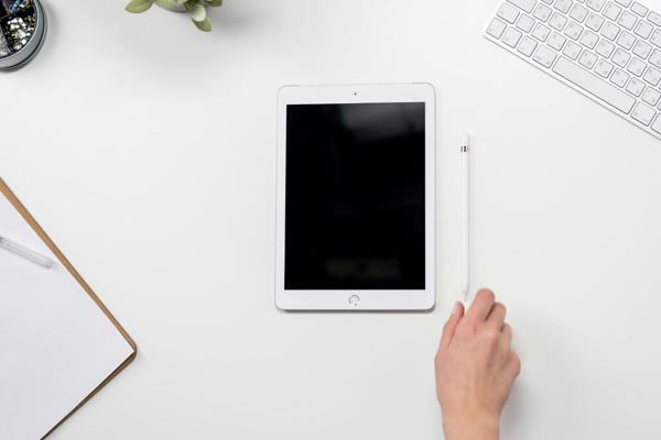 ?AI未來(lái)趨勢(shì)：技術(shù)突破、應(yīng)用拓展與社會(huì)影響深化?